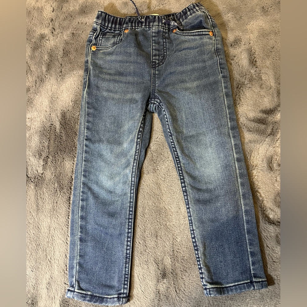 Levi’s skinny pull on jeans. Boys 4T. Easy for independent littles
